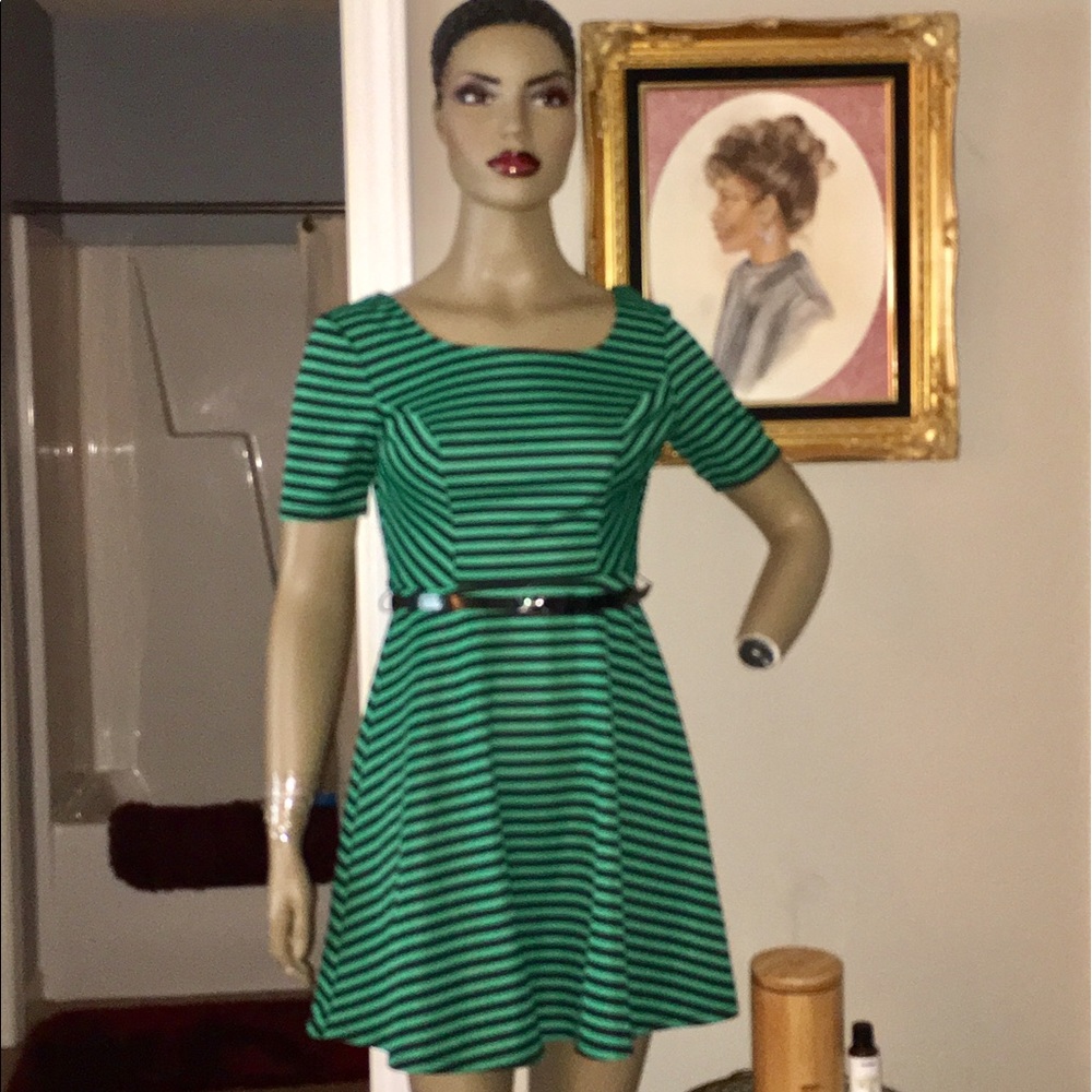 "NWT" SPEECHLESS DRESS
