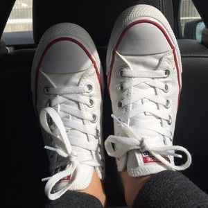 Super Cute White Converse