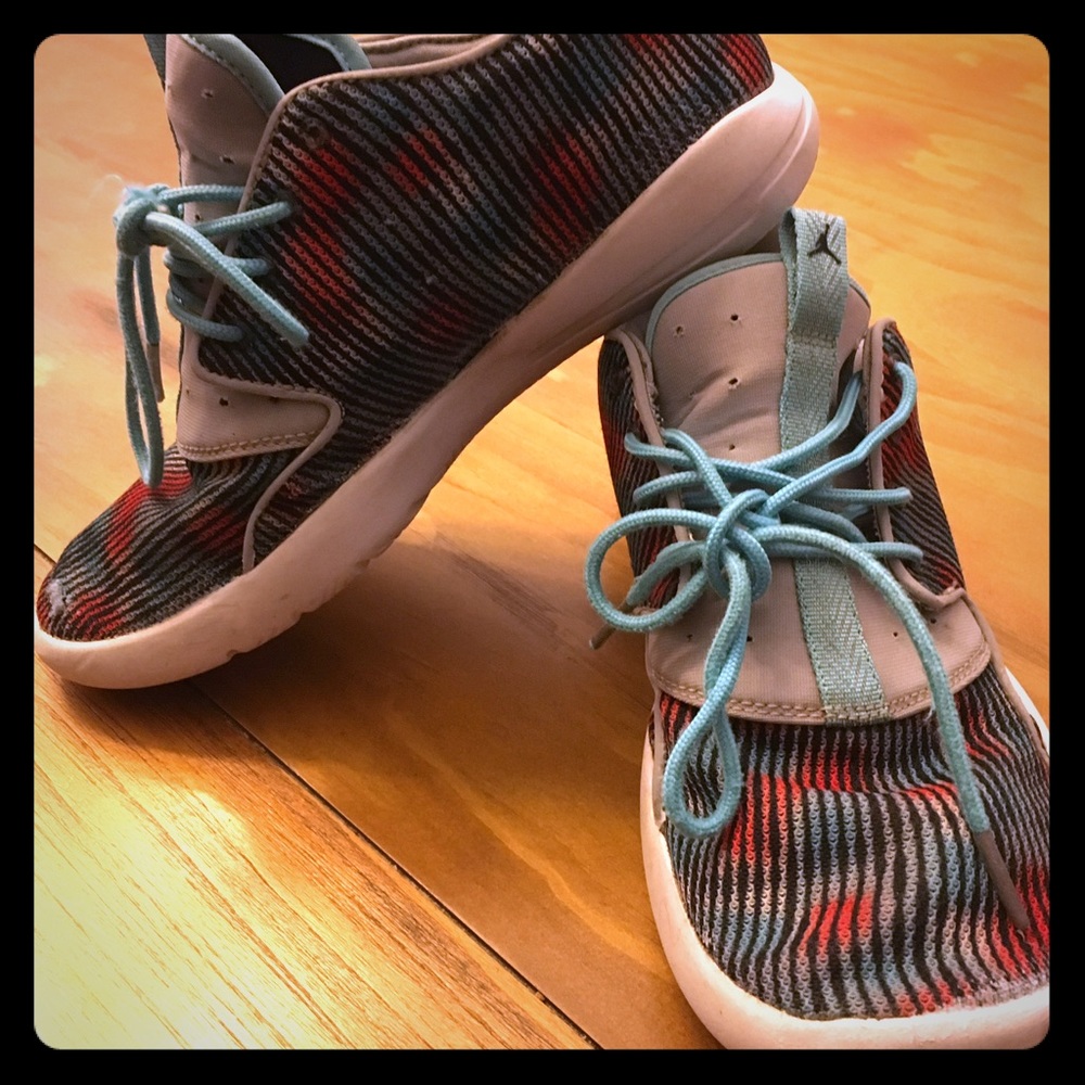 Boys Jordan "Eclipse" casual sneaker.