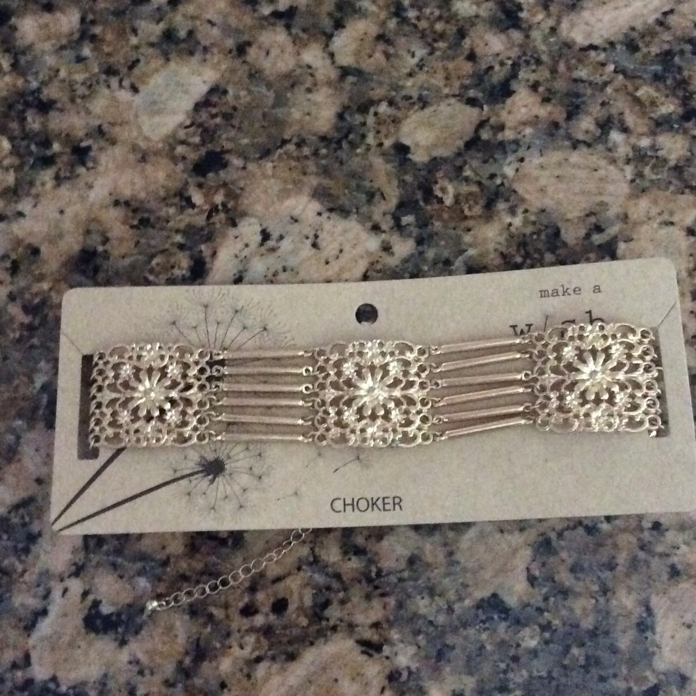 Gold chocker