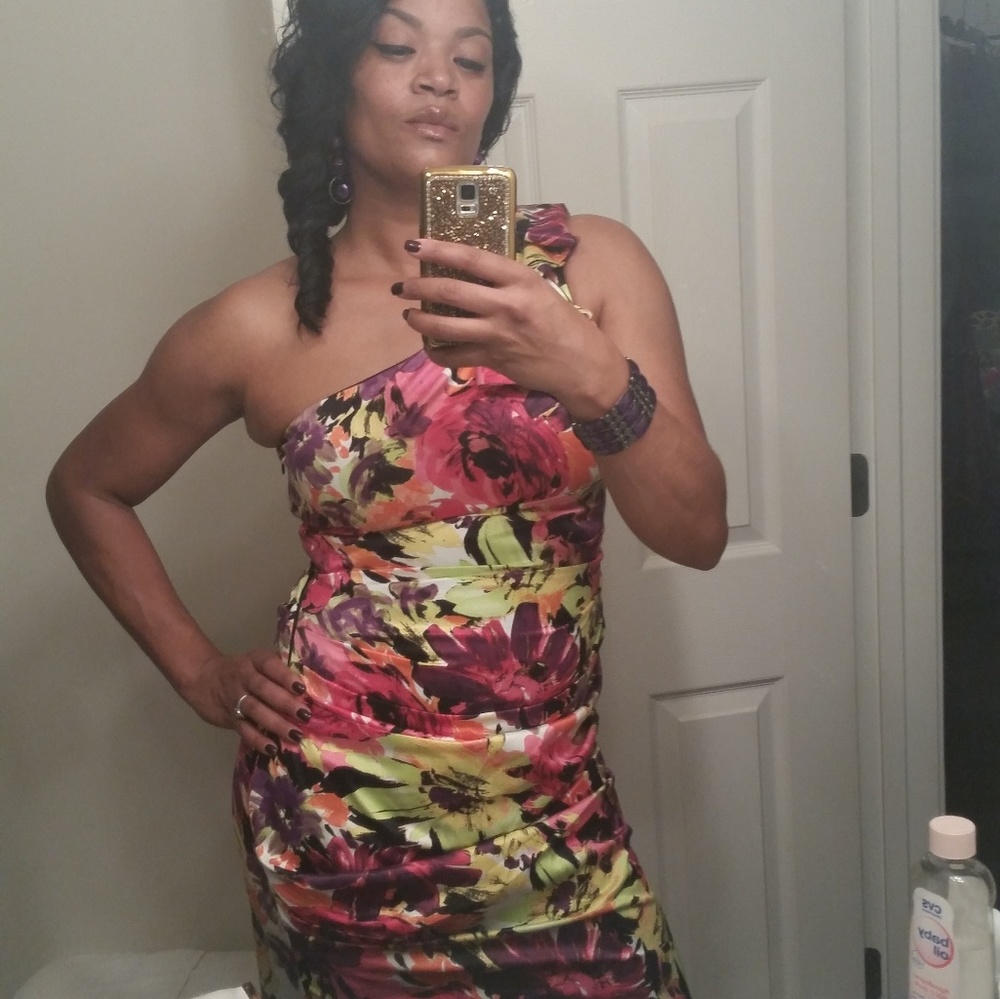 This dress is to die for! love, love it.