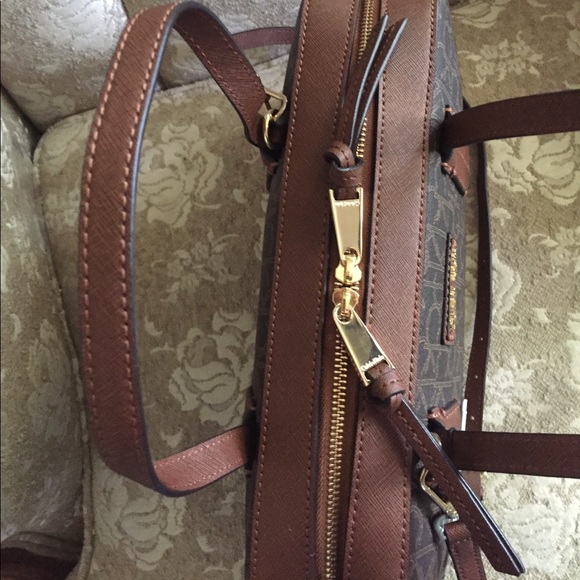 🎉OFFER Now⬇️👜Calvin Klein satchel handbag👜💕 - Picture 4 of 8