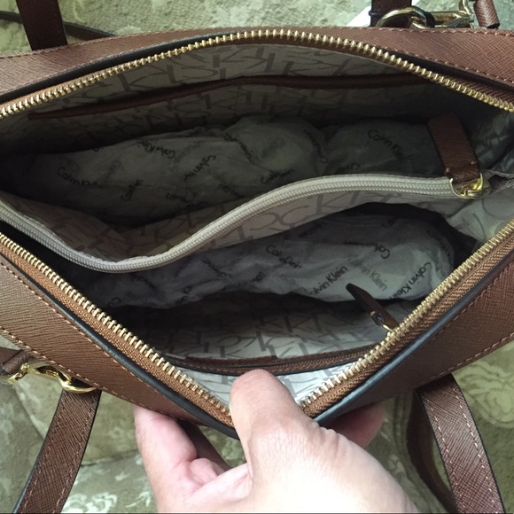 🎉OFFER Now⬇️👜Calvin Klein satchel handbag👜💕 - Picture 5 of 8