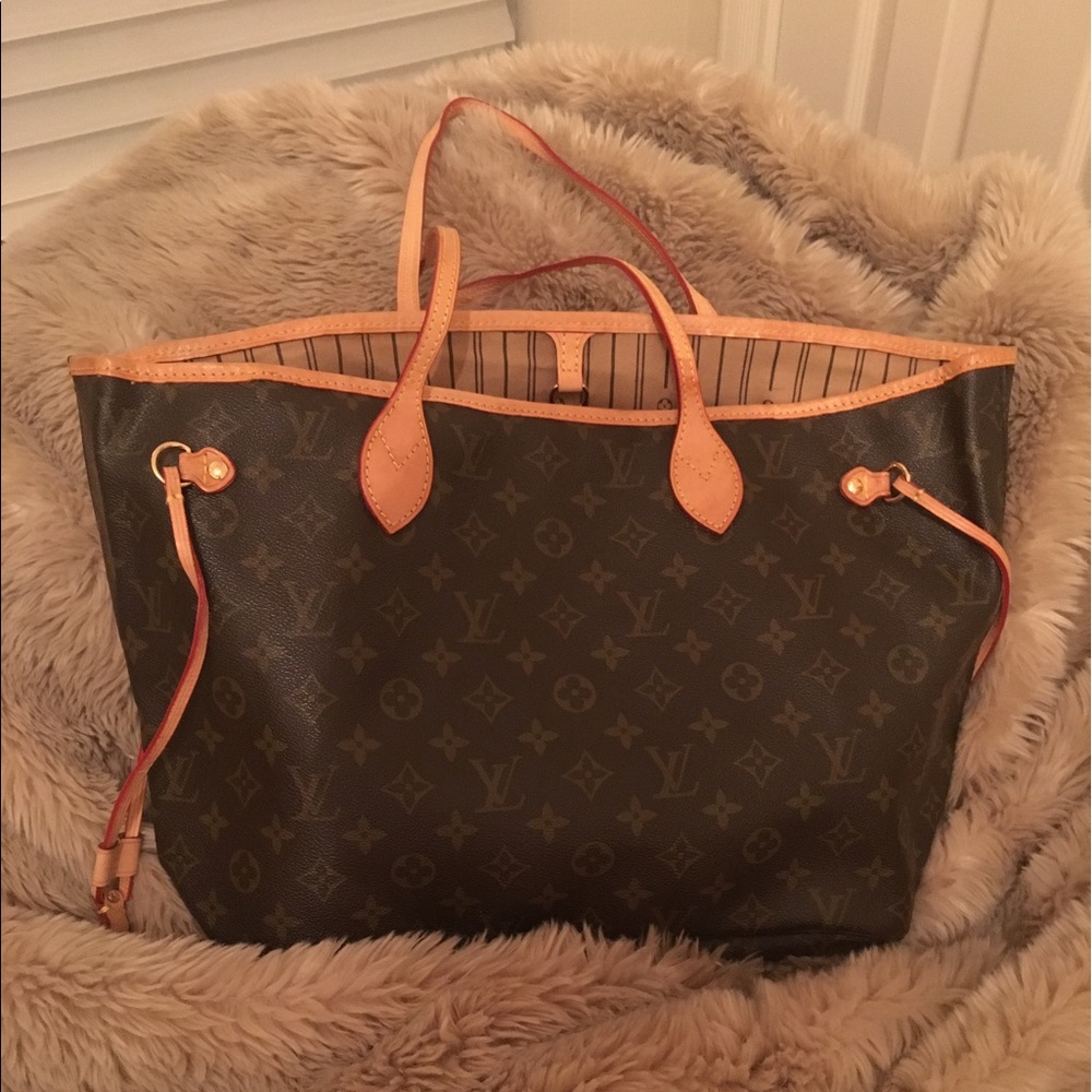 LV TOTE
