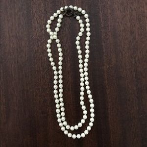 AUTHENTIC J. Crew long pearl necklace