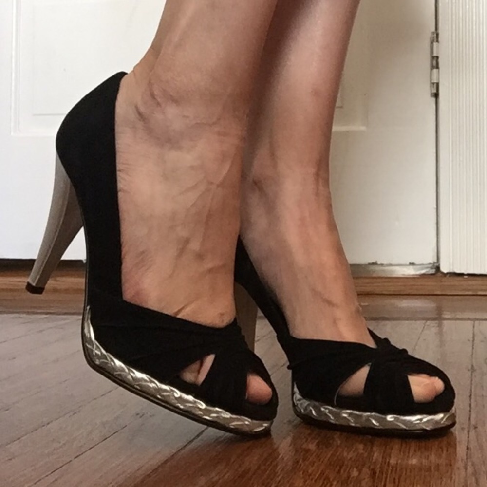 Chic Luxury Holiday shoes Michael Kors NWT never worn Beau high heel shoes - Picture 9 of 9
