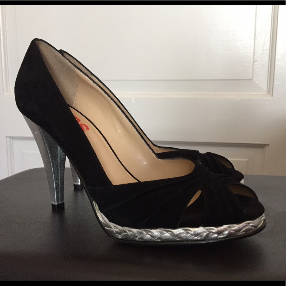 Chic Luxury Holiday shoes Michael Kors NWT never worn Beau high heel shoes