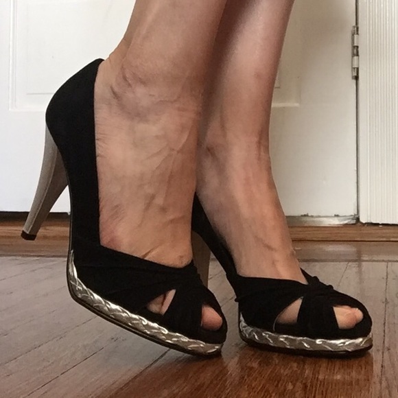 Chic Luxury Holiday shoes Michael Kors NWT never worn Beau high heel shoes - Picture 9 of 9