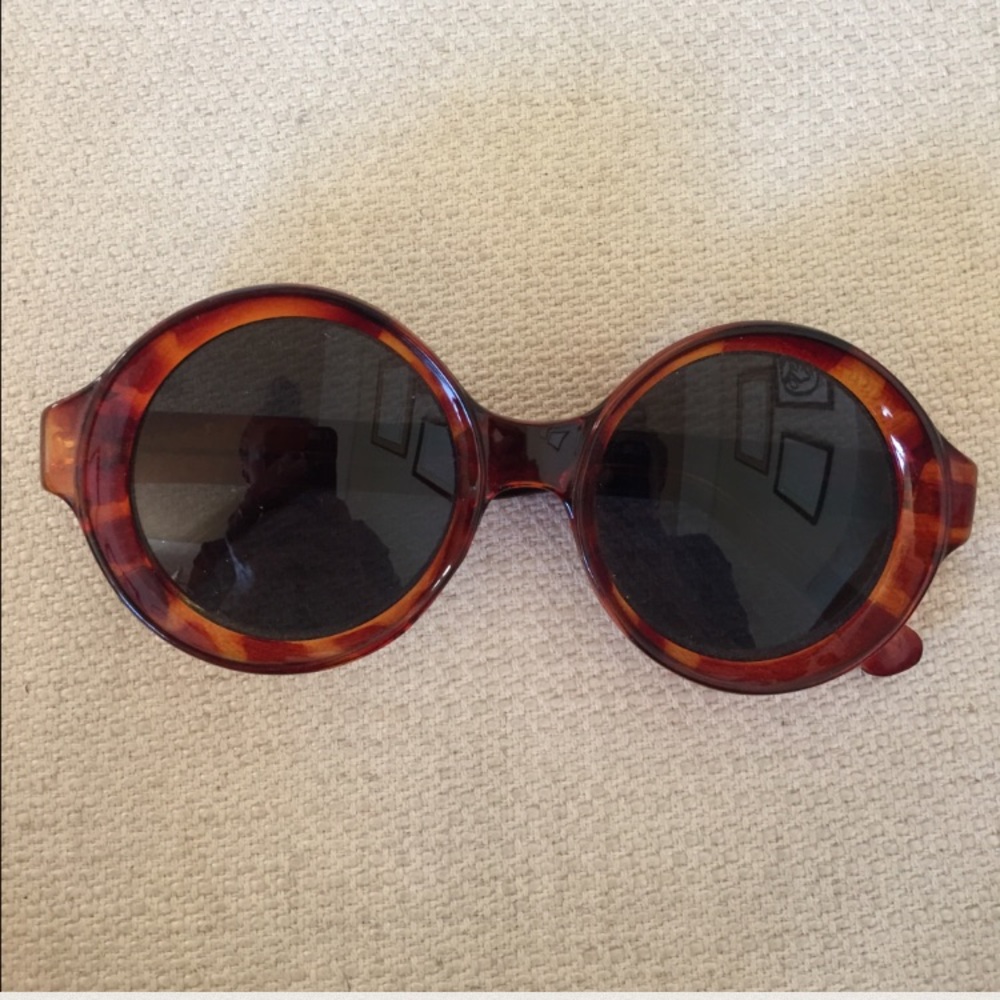Round brown sunglasses - Picture 1 of 3