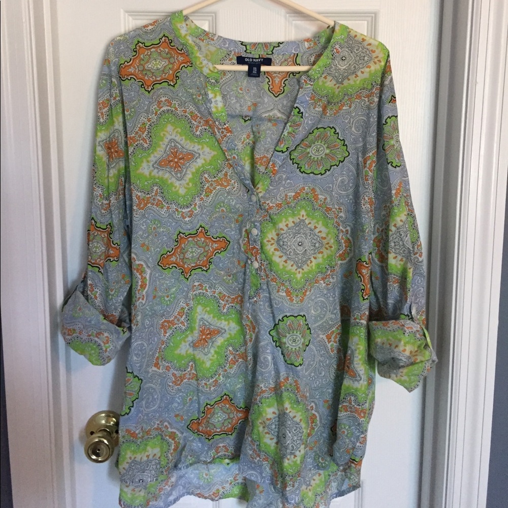 Old Navy Top⭐️New Listing⭐️