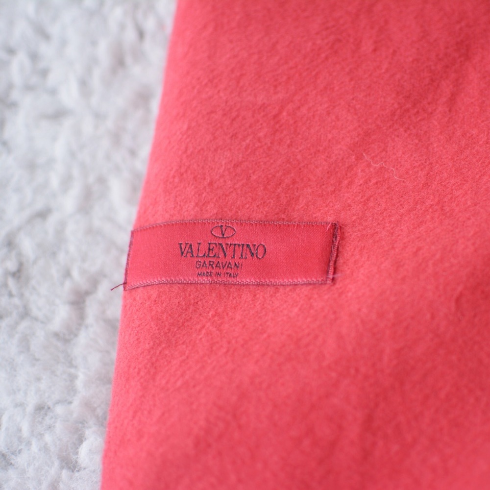 SOLD Black Valentino rockstud gold hardware tote - Picture 3 of 8