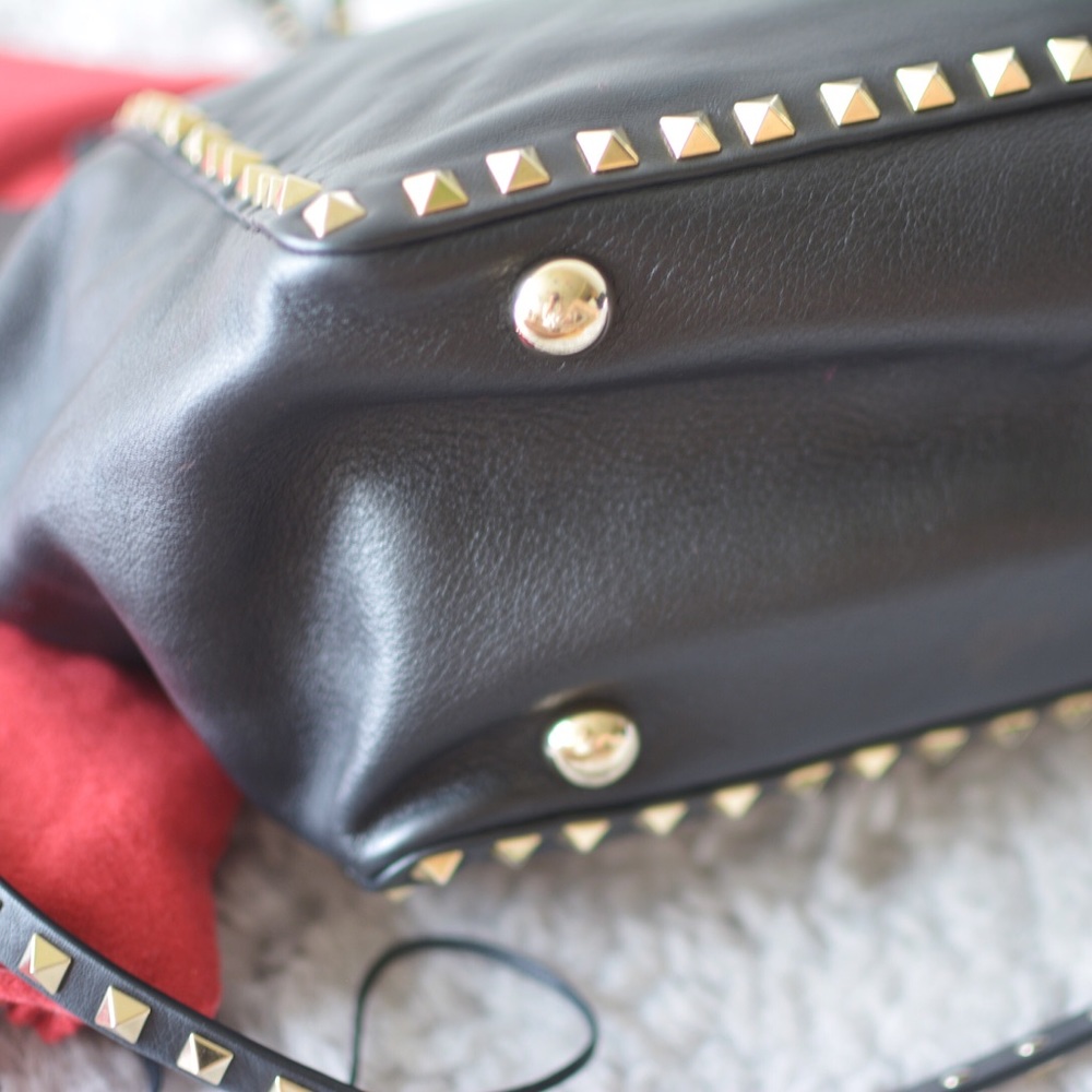 SOLD Black Valentino rockstud gold hardware tote - Picture 5 of 8