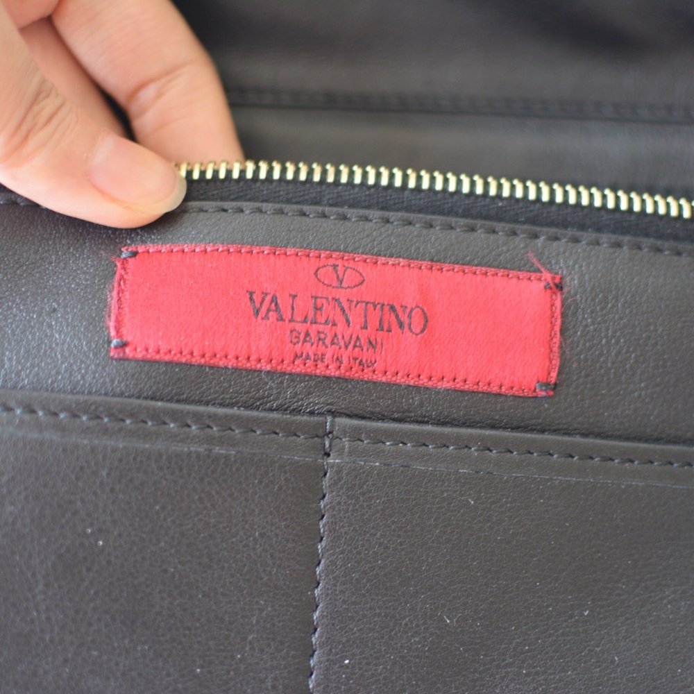 SOLD Black Valentino rockstud gold hardware tote - Picture 7 of 8