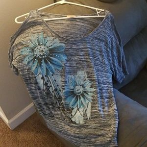 🎈SALE🎈Cold shoulder top