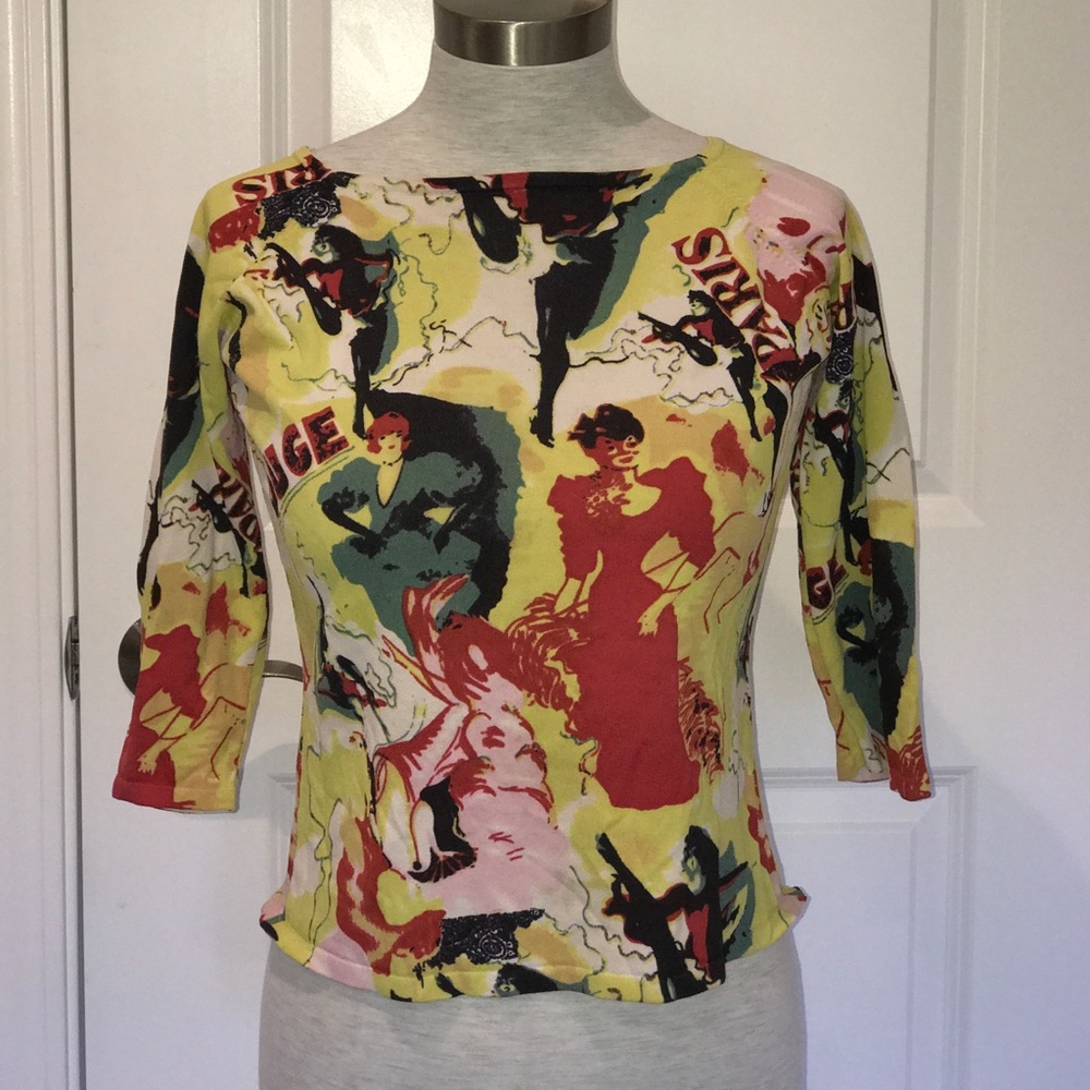 Size medium light weight - stretchy top/sweater