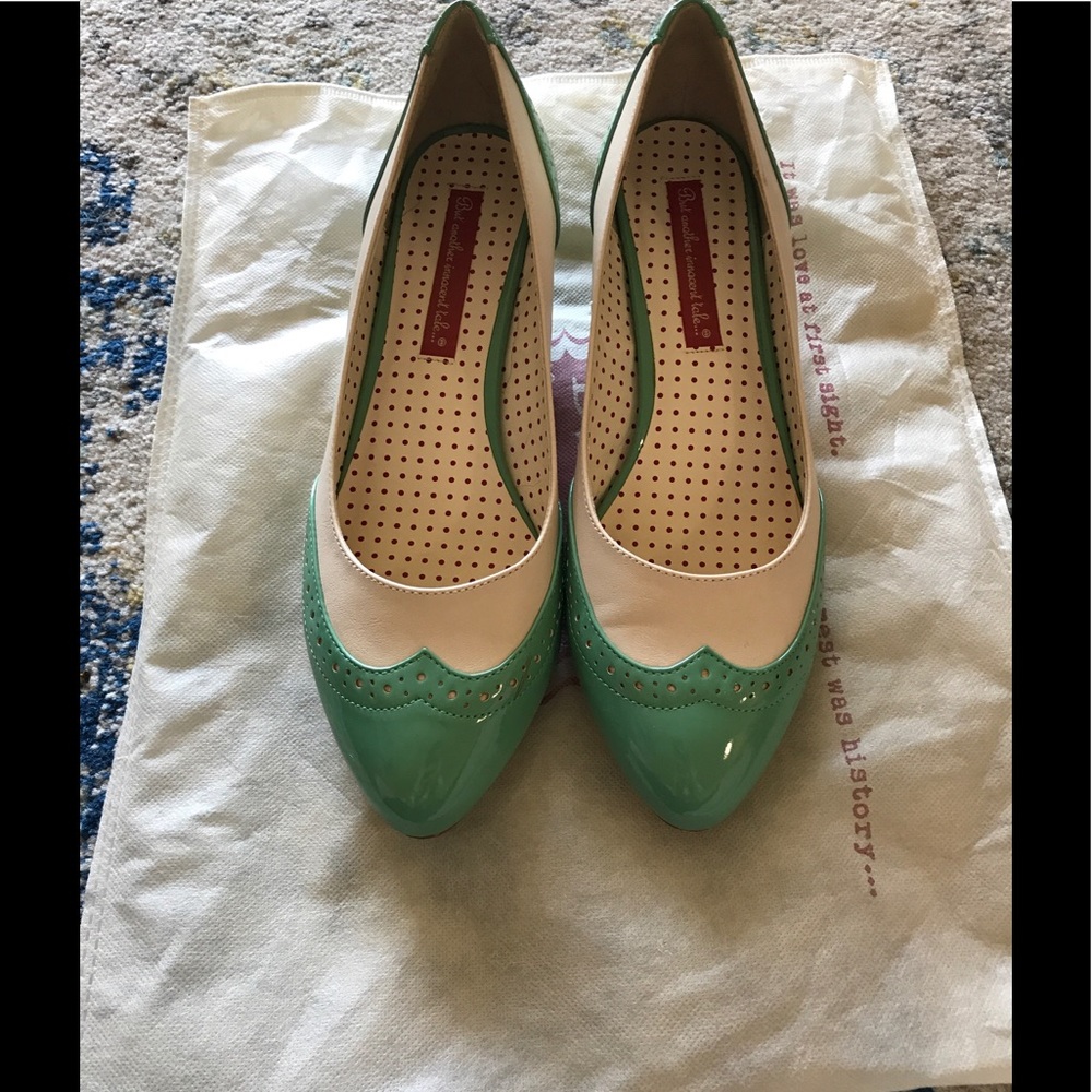 B.A.I.T Ida in dusty mint size 9