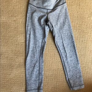 Lululemon gray crops