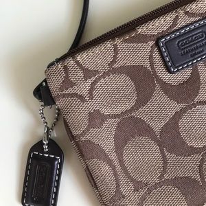 Like NEW! Coach wallet