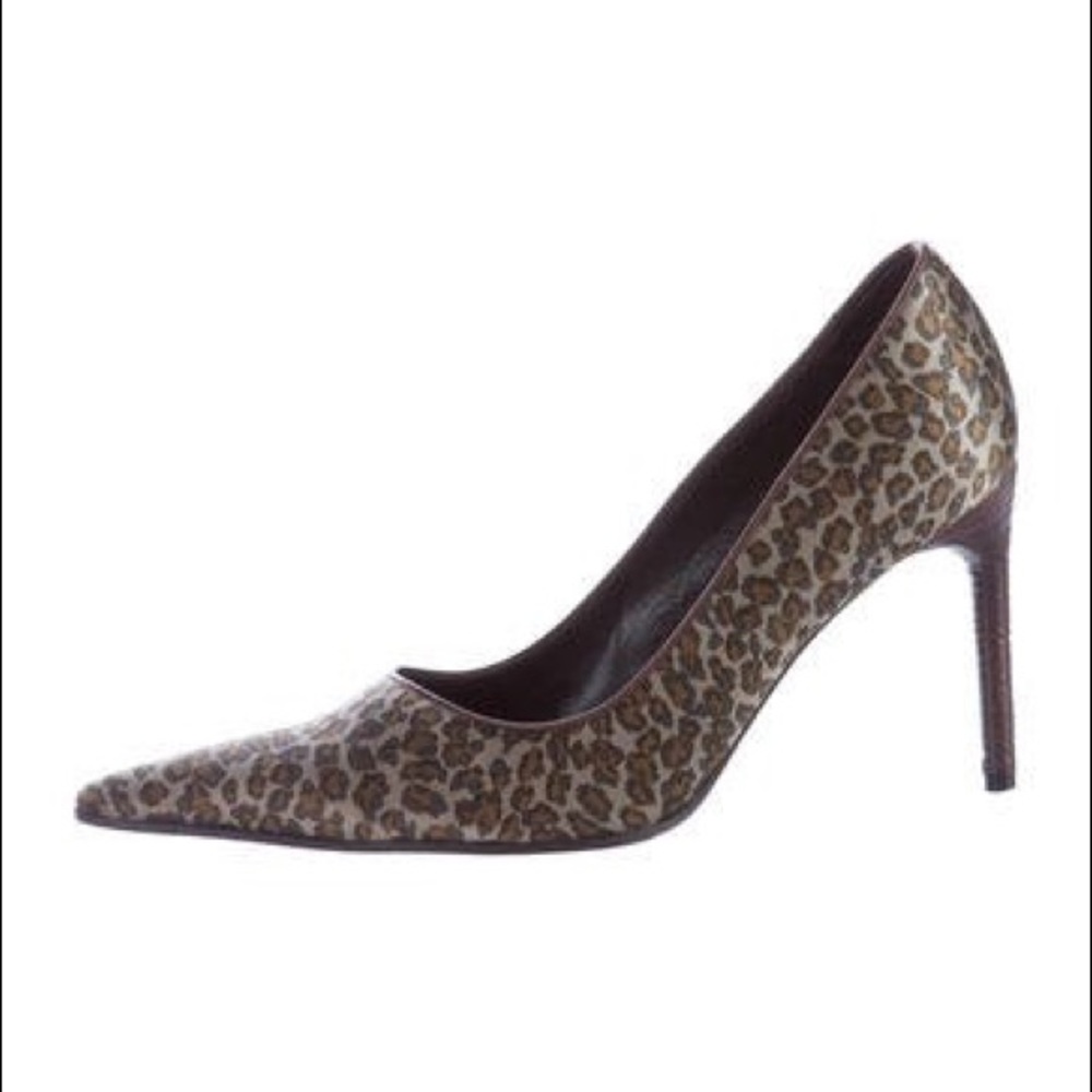 BOTTEGA VENETA Brown Satin AnimalPrint 371/2 7 1/2