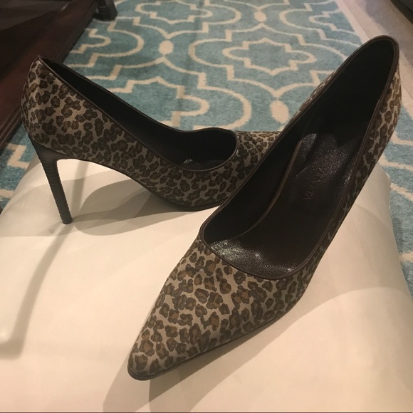 BOTTEGA VENETA Brown Satin AnimalPrint 371/2 7 1/2 - Picture 4 of 4