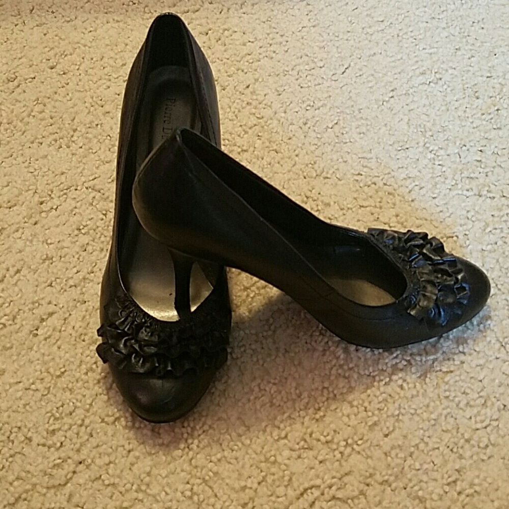 Ruffle tier heels - Picture 2 of 4