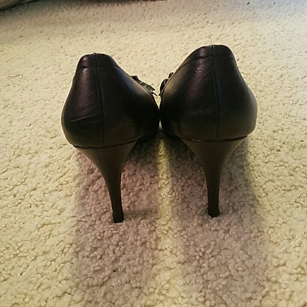 Ruffle tier heels - Picture 3 of 4