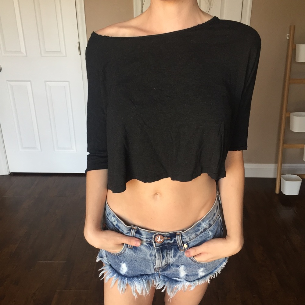 ‼️4EVER CLOSED IN 1 DAYS‼️Aritzia crop top