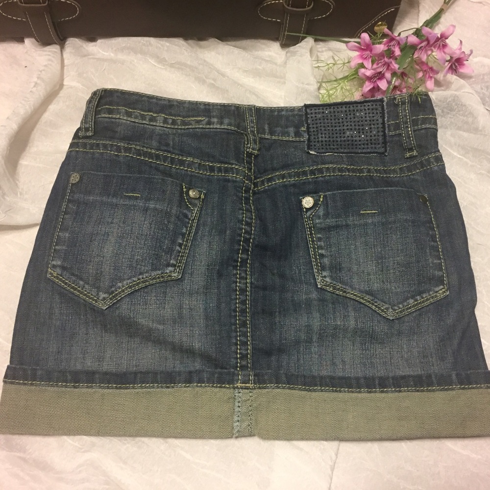 Lovely Little Clockhouse Denim Skirt. Size 28 - Picture 3 of 5