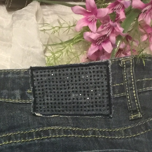 Lovely Little Clockhouse Denim Skirt. Size 28 - Picture 5 of 5