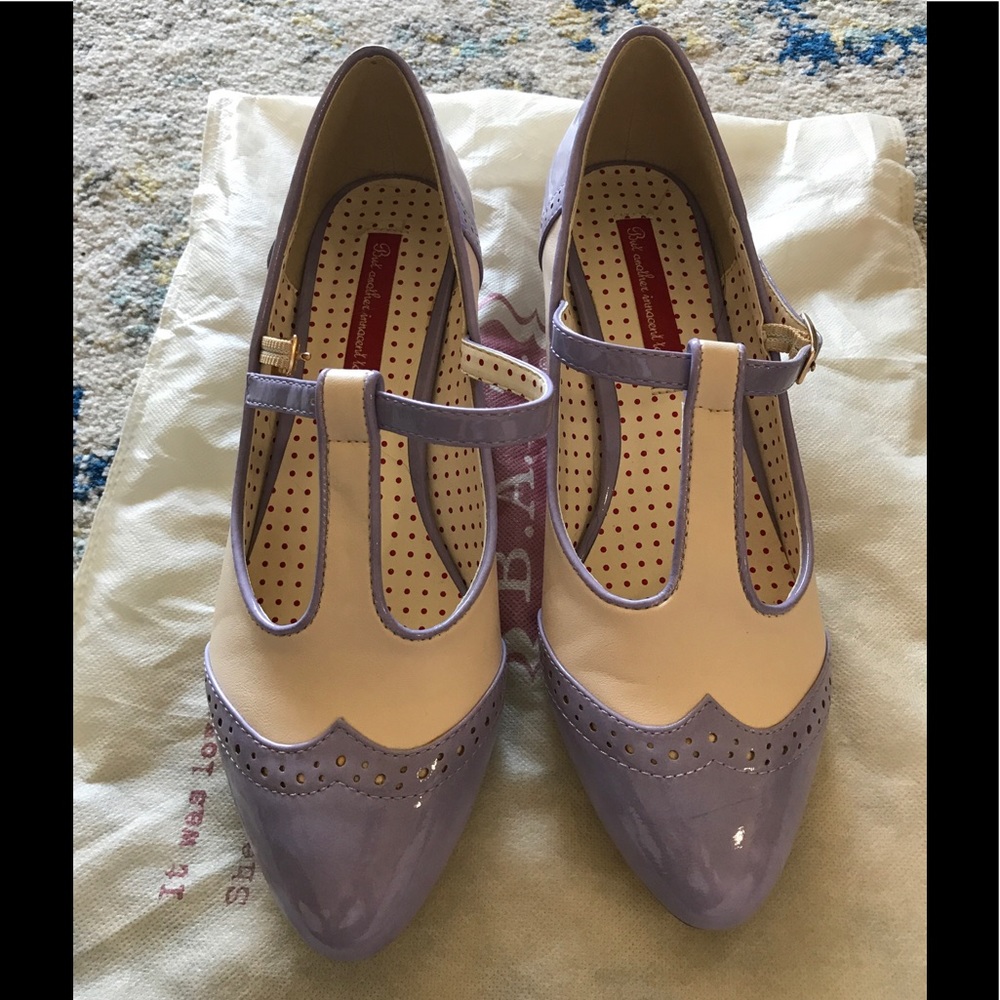 B.A.I.T Ione in lavender size 9