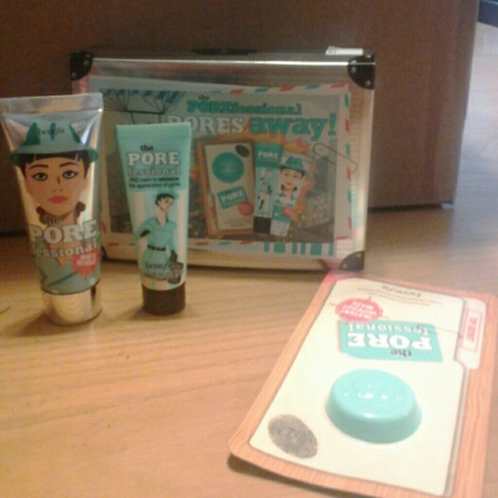 Benefit peres away kit new