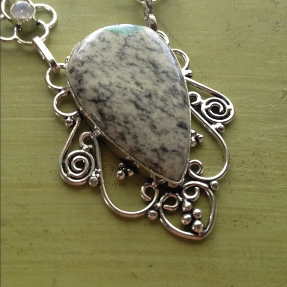 K2 and Moonstone silver plated necklace - Picture 2 of 3