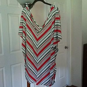 Old navy double V striped T shirt