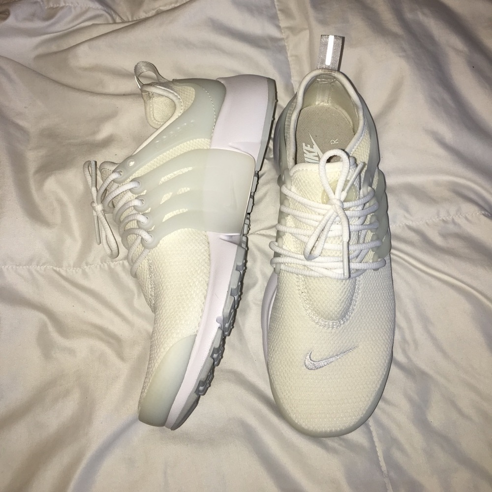 Nike air presto all white women 7