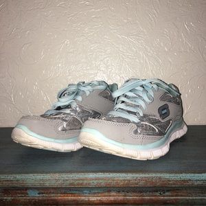 ✨FLASH SALE✨Flex sole Skechers light blue