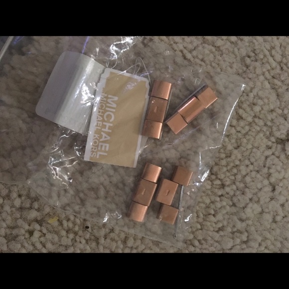 Michael Kors oversized rose gold watch ? main image 6