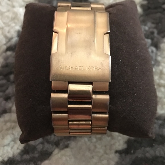 Michael Kors oversized rose gold watch ? main image 5