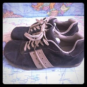 Comfortable brown leather shoes