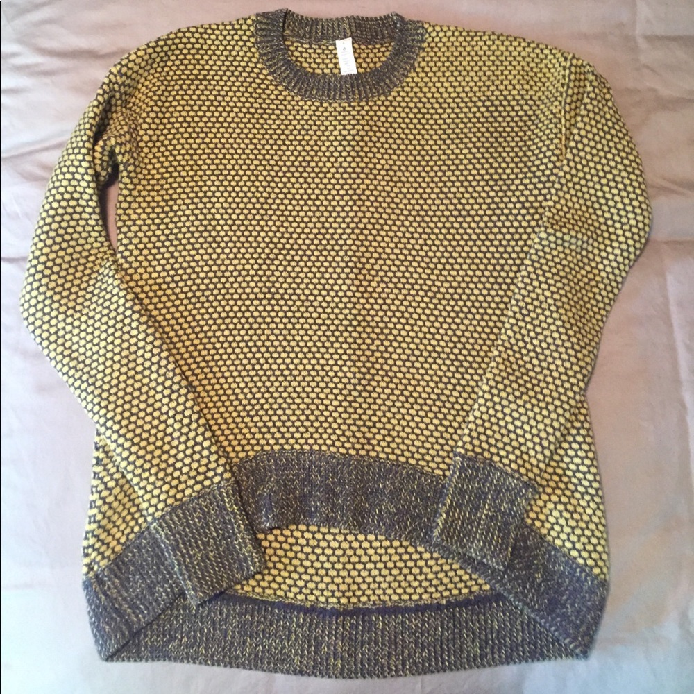 Lululemon sweater! never worn