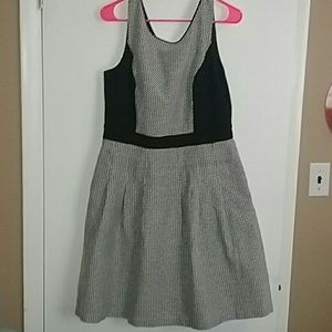 ELEGANT dress with pockets