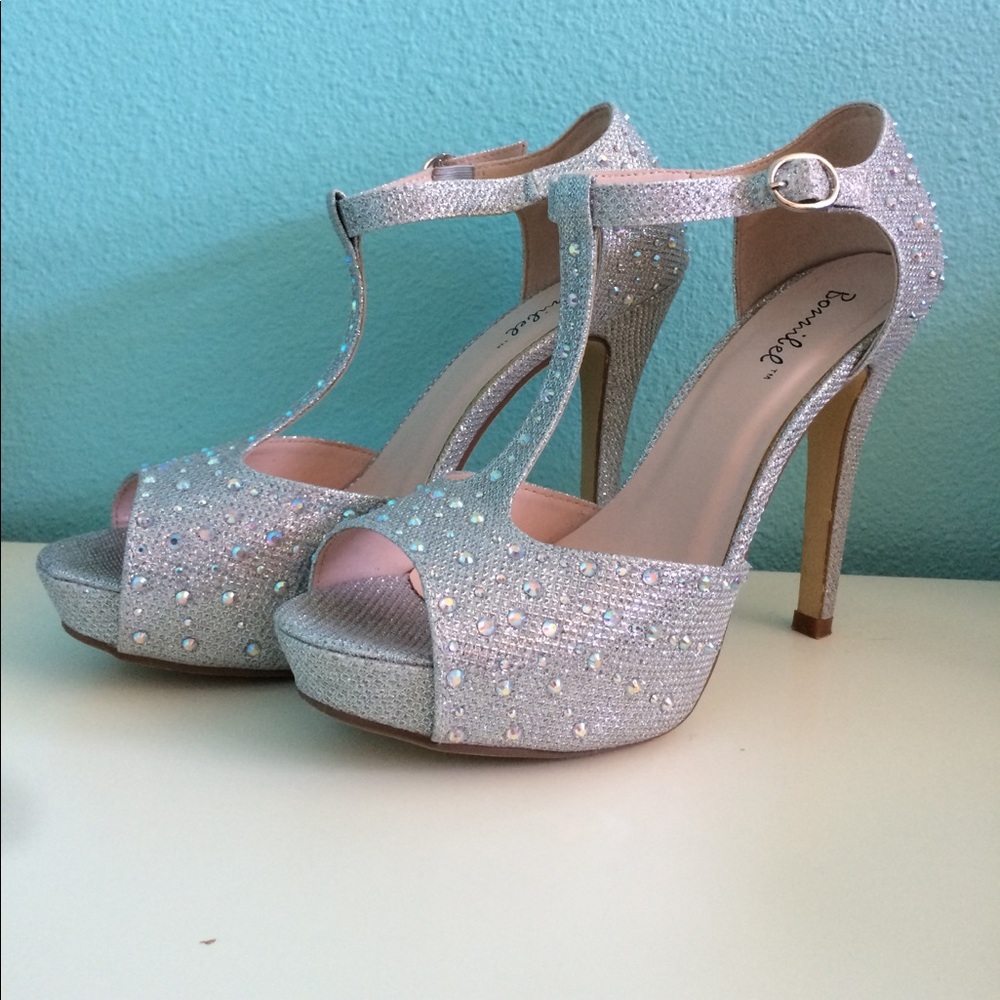 Bonnibel Silver Glitter Pumps