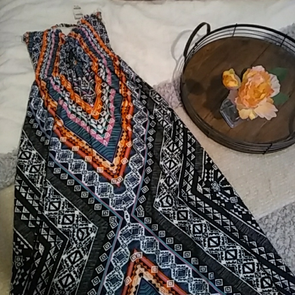 NWT - BOHO / AZTEC MAXI DRESS