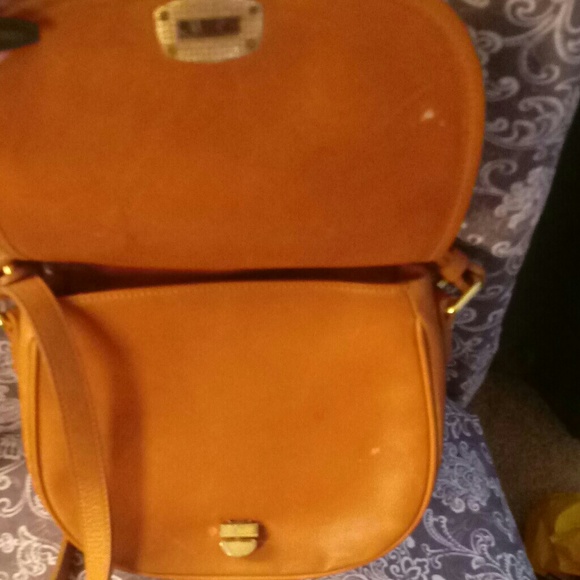 Cuyana Saddle Bag - Picture 4 of 7