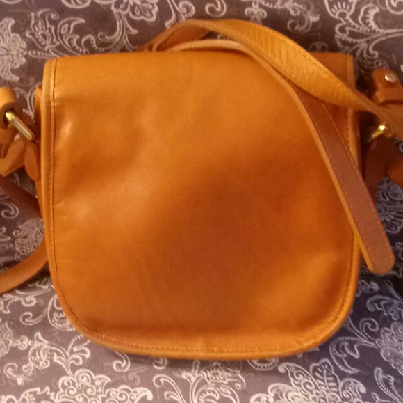 Cuyana Saddle Bag - Picture 5 of 7