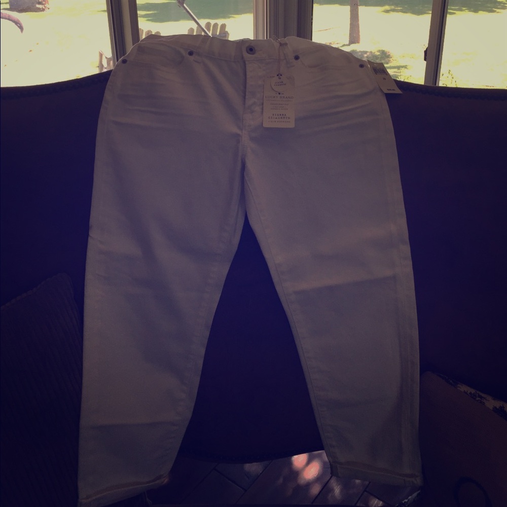 White Capri jeans