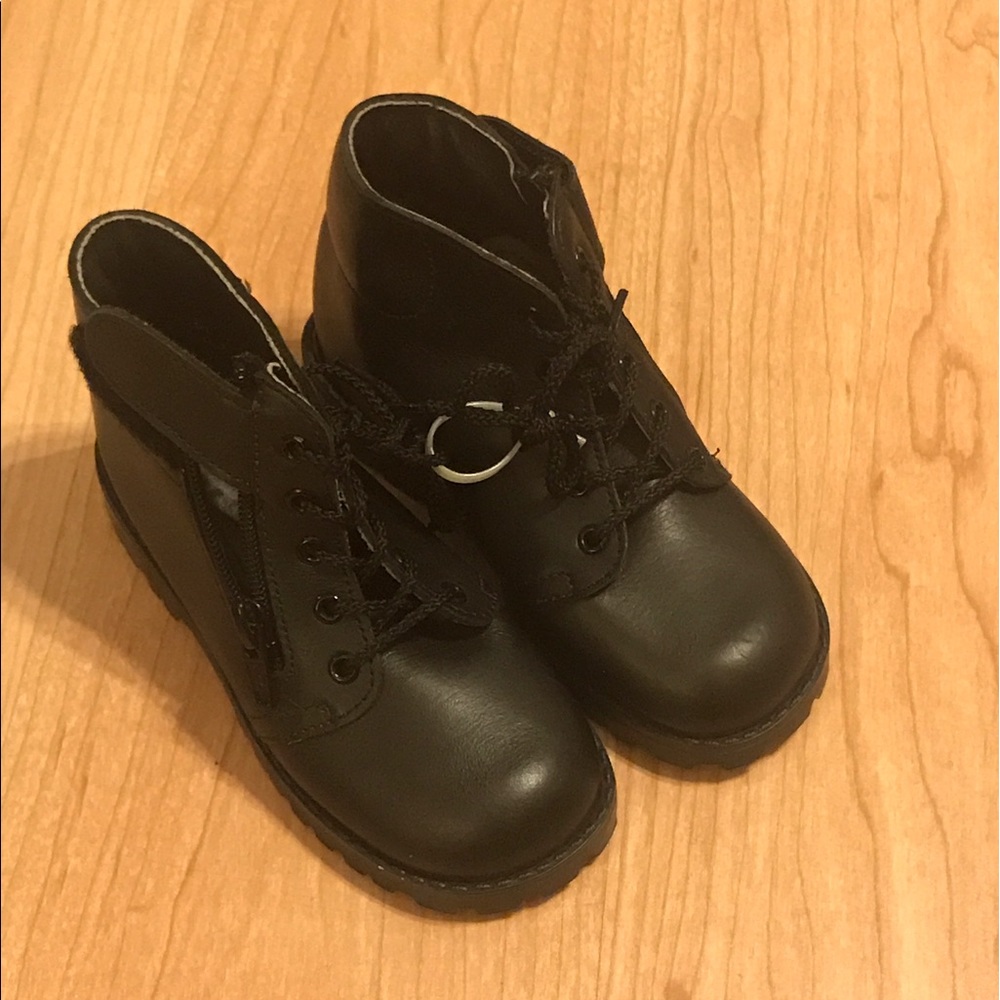 Brand new toddler boots