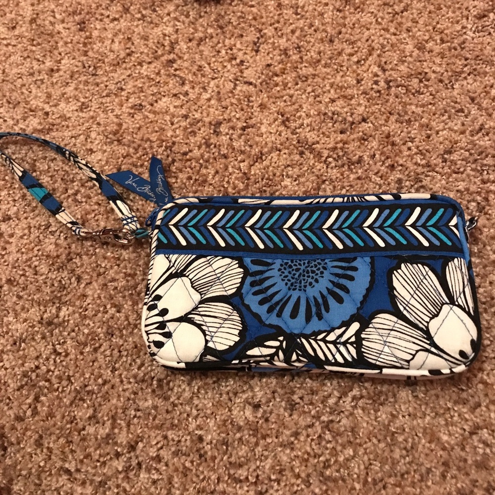 vera bradley wristlet