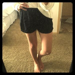 Black breezy AE slide up shorts XXS