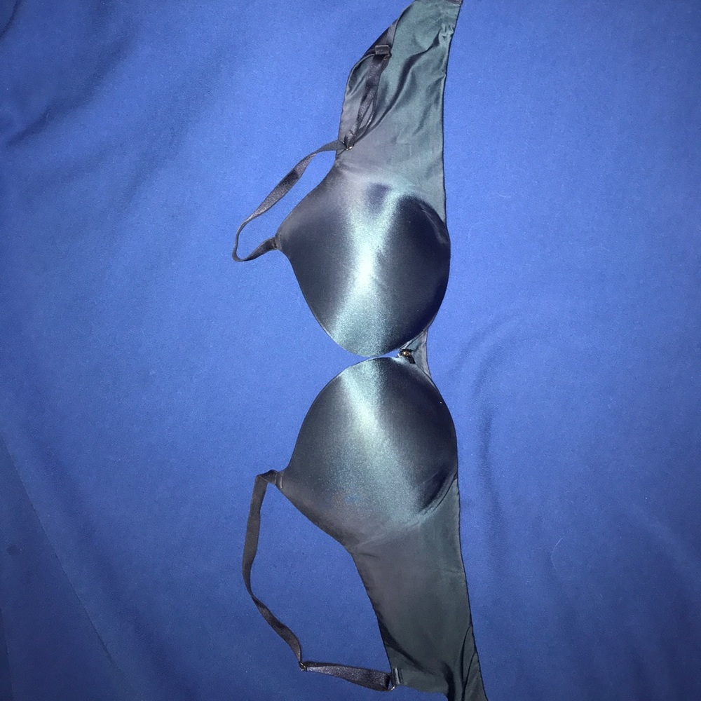 Victoria's Secret very sexy plunge bra 34D