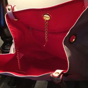 Clarins Bags - Clarins white purse Clarins Bags - Clarins white purse